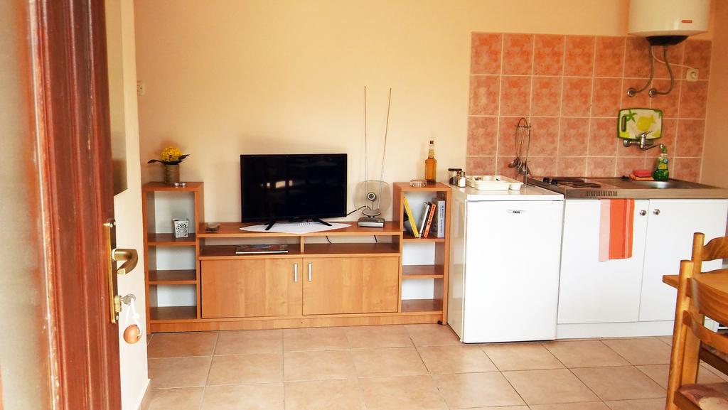 Apartmani Conar Drvenik Veliki Zewnętrze zdjęcie
