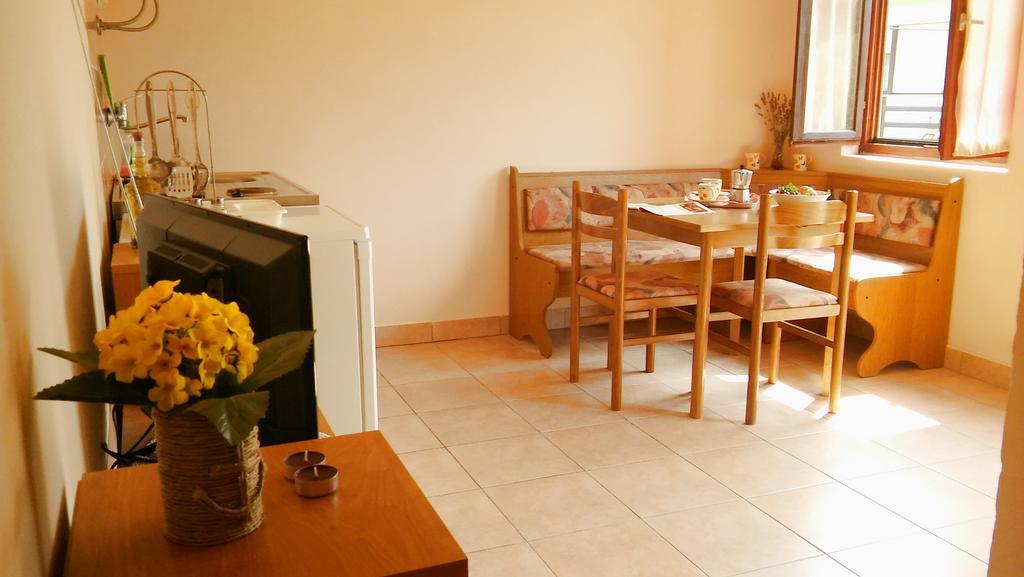 Apartmani Conar Drvenik Veliki Zewnętrze zdjęcie